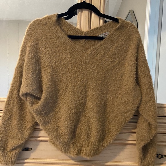 Soft cozy sweater by Casting LA size L - Picture 2 of 3